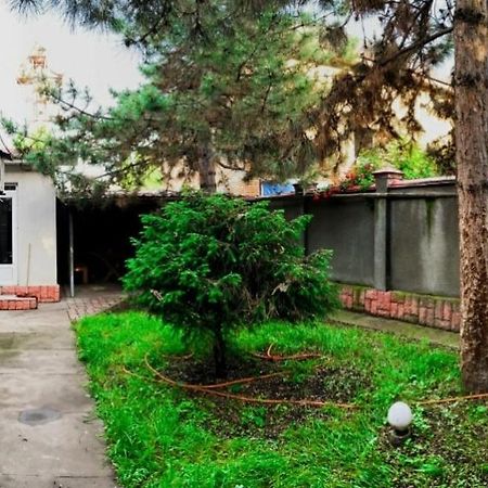 Ala-Bel Guesthouse บิชเคก ภายนอก รูปภาพ